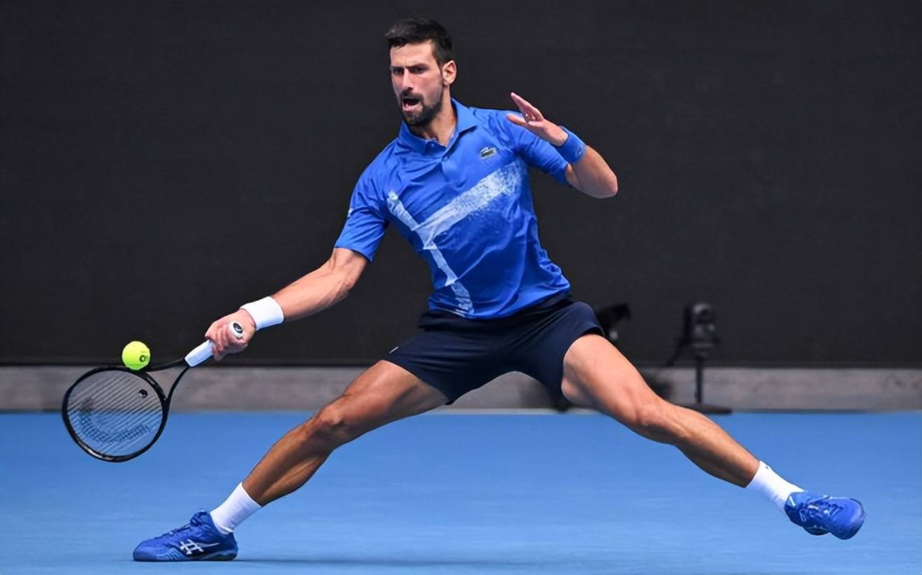 关于费德勒连续七场比赛得分超过战术调整，美国队不断突破！赛场气氛高涨的信息